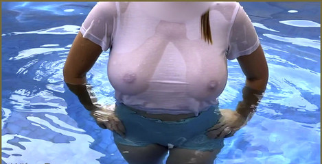 Wifey Does: Wifey gets her big tits wet in this exclusive hotel...