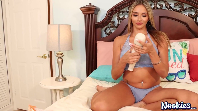 Nookies: Zoufalá pro ptáka - Armani Black