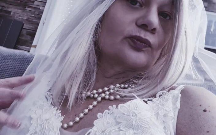 Sofy13: Feuille de femme mariée et salope