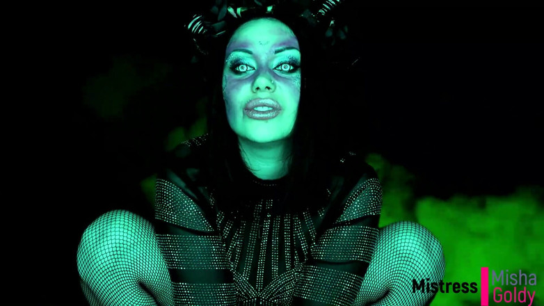 Goddess Misha Goldy: 悪魔の選択:永遠に苦しめられるか、生きたまま飲み込まれるか