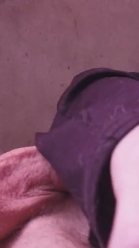 Sexy teenagerka honí z ranního lesa