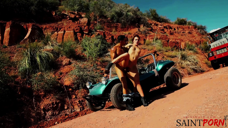 SaintPorn: Jayme janes dientot habis-habisan di gurun pasir sampai telan sperma