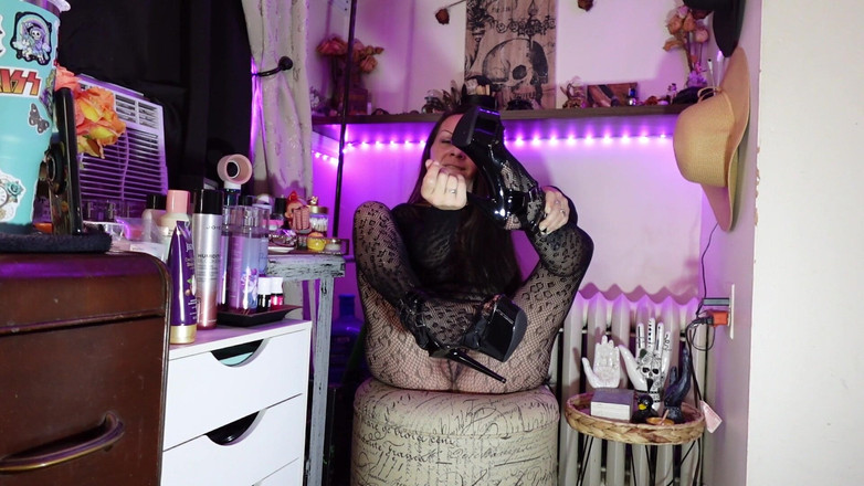 Raven Willow: Refusé par mes talons et ma chatte