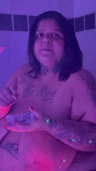 Bbw fuma in bagno - 4K