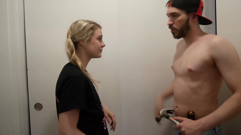 Sluts Around Town: Protecting sexy babe from ghosts