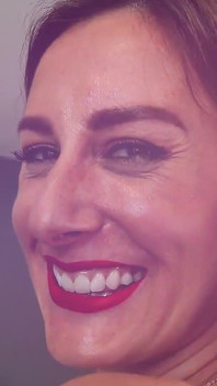 Ally Cooper de biquíni boquetes