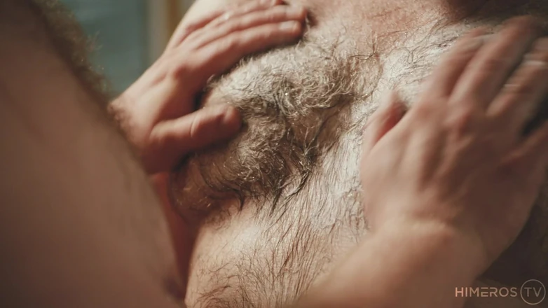Himeros.tv: Le corps d’un ours magnifique
