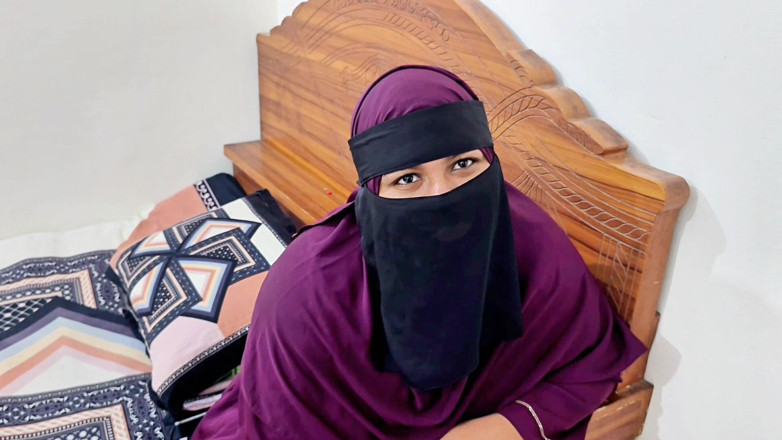 Akhi moni: Ik vond mijn vrouw vandaag alleen en speelde met haar
