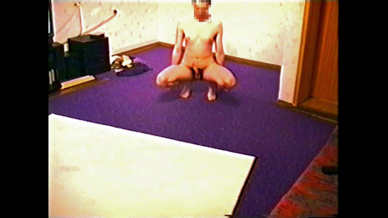 Mark Hannes: 裸のショー、こぶの自慰、シャワーもHi8で撮影済み