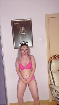 Je mietje-salaris financiert haar orgasmes - en je likt de ontvangstbewijzen niet? Clip door Findom Goaldigger
