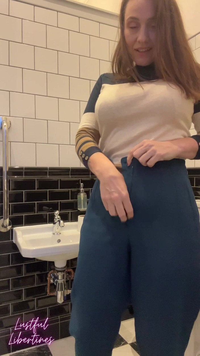 Lustful Libertines: 同僚が間違って動画を送ったのかどうかはわかりません。