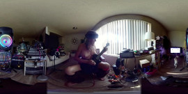 Lizzy Yum: Lizzy yum vr juni 2025 lagi asik masturbasi memeknya pakai mainan...