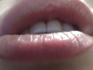 Goddess Misha Goldy: Große volle lippen, zähne und stöhnender fetisch!