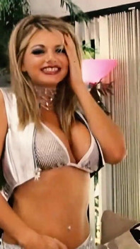The Amazing Vicky Vette Has a Double Penetration in This Threesome Scene