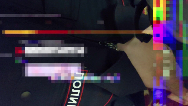 KinkySirius: Due agenti di polizia hanno inscenato un gioco di ruolo...
