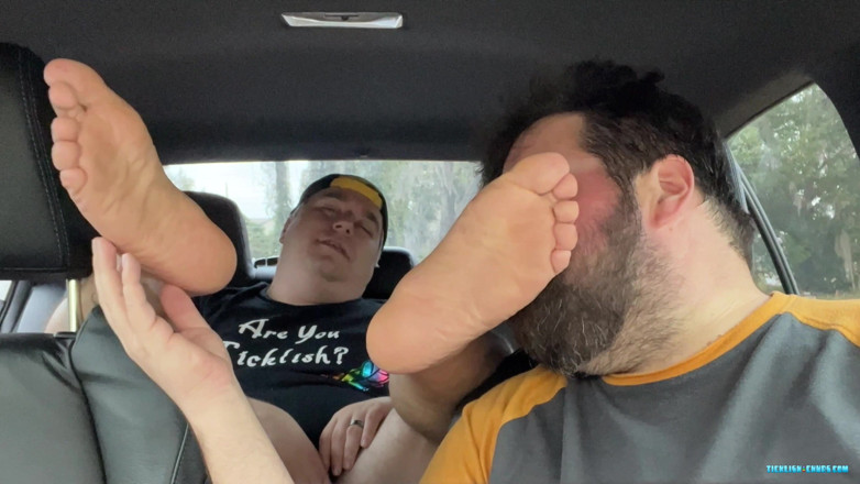 Ticklish Chubs: Snyft Nemo Worships the Driver