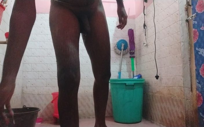 Tamil 10 inches BBC: Tamil seksi banyo seansı