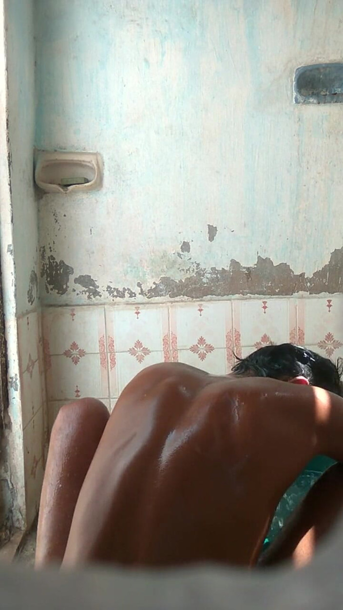 Mukesh Solanki: Pemandian luar ruangan