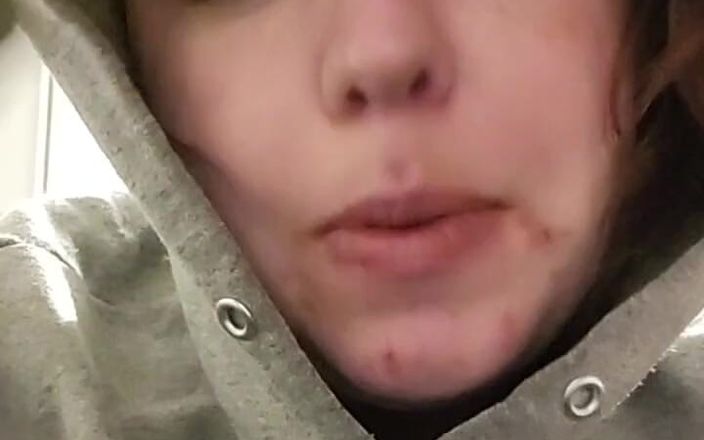 KinkyKatie: Я ненавижу отменять, но принцесса чувствует себя совершенно ужасно сегодня вечером