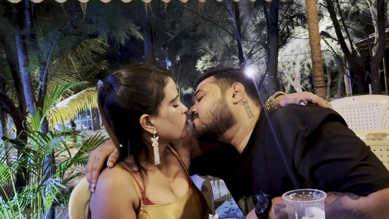Johnn mathew: Dost Ki Girlfriend Ko Bulake Chood Diya Berkongkek tegar