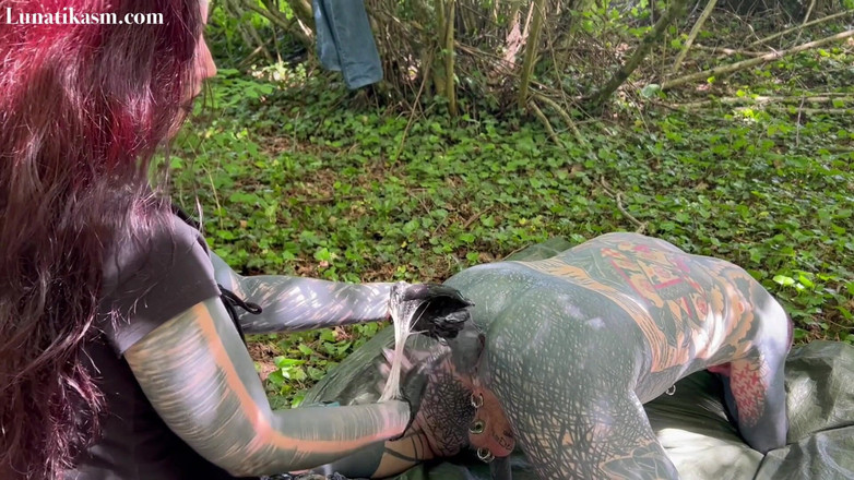 Mistress Lunatika: Foresta infilzamento e fisting _mistress Lunatika