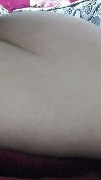 나는 작은 을 깨웠고 내 의붓오빠가 내가 저온 살균으로 그에게 온 자지에 나를 구걸 중지 발견