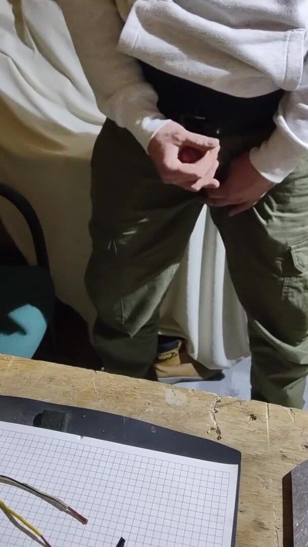 Incredible Dick: Sacudidas en el taller hasta que se corra