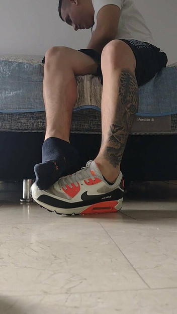 Tomas Styl: Шкарпетки для поклоніння латино