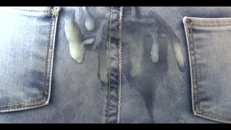 Ardientes69: Pantatku dicrot sperma hangat sambil pakai celana jins, aku suka...