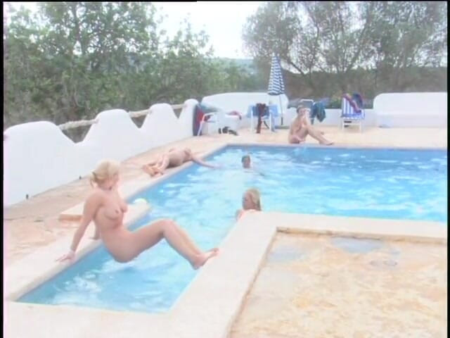 Naughty Girls: Hot MILFs in swimming pool