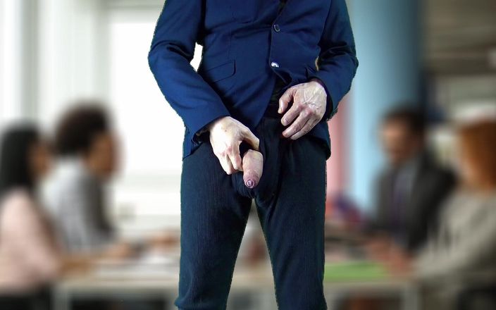 Dirty Daddy: Чуть не застукали за мастурбацией на работе