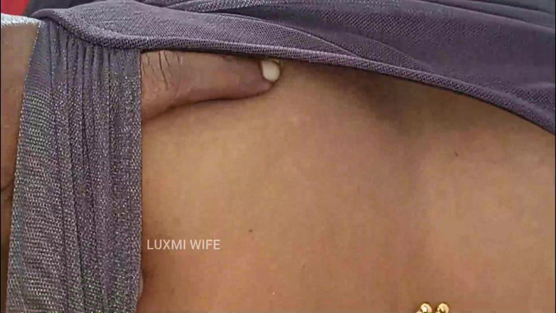 Luxmi Wife: Histoire de sexe - mon voisin m’a baisée en sari