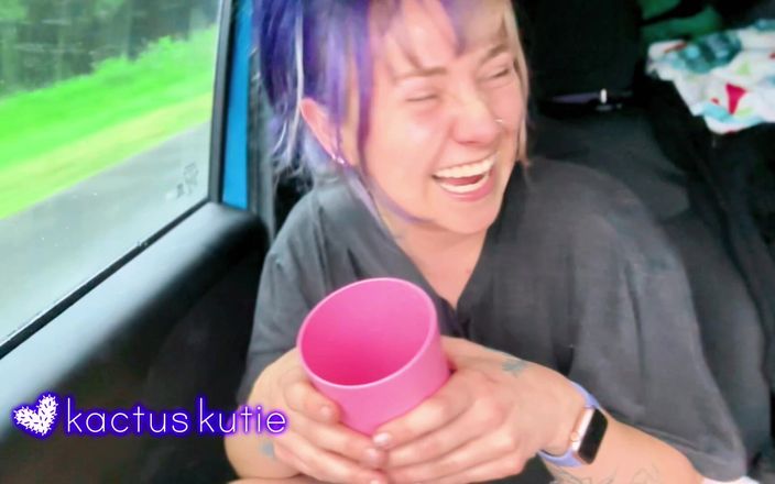 Kactus kutie: 雨が多すぎます!コップでおしっこをしなければならなかった