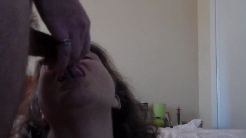 Sex hub couple: Jen suce la bite de Johns et un gode