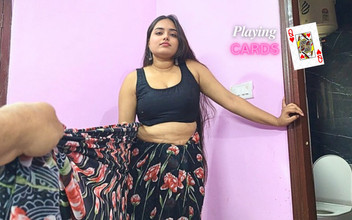 KingXhub: Desi Ayushi Bhabhi speelkaarten seksspel, volledige Hindi-video