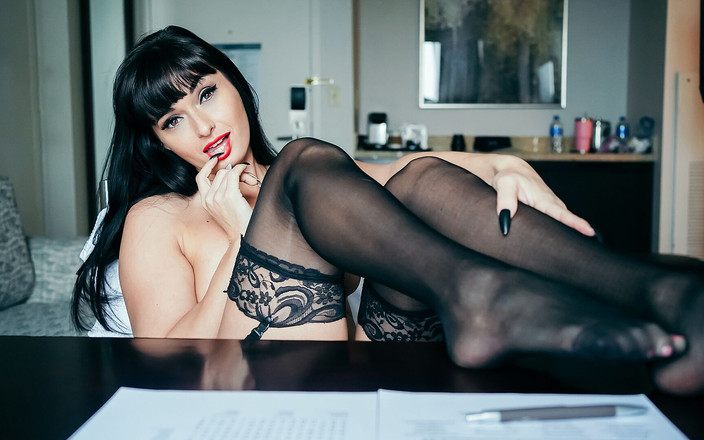 Pervfect: Croxxxwords - část 2