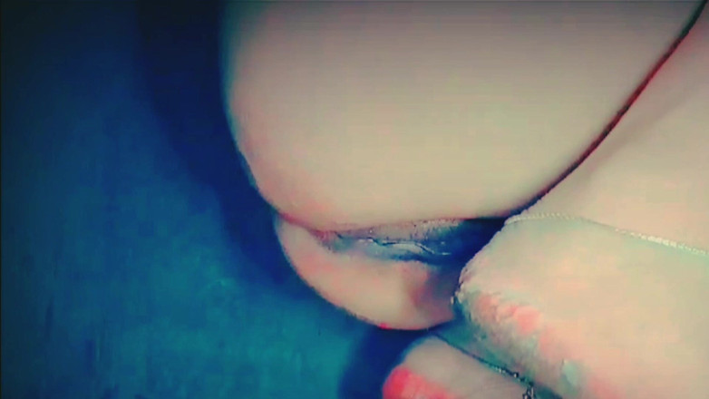 TricolorMusic3: Das durstige mädchen der Lust ist heute mein monat, ich...