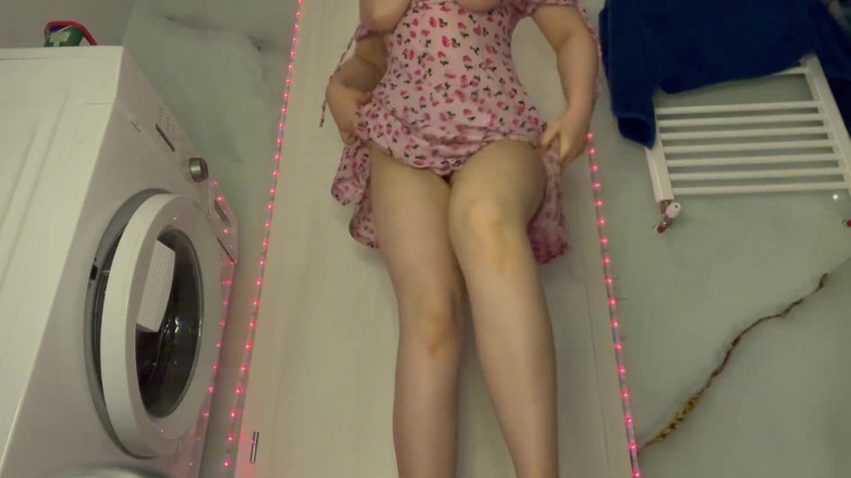 JuiceLussie: Prstění kundičky s vibrátorem. nejžhavější striptýz. Mokrá kundička. Výstřik tak...
