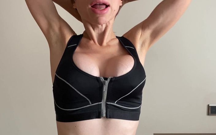 Mistress Mary: Ascelle bagnate&amp;bicipite forte della tua padrona