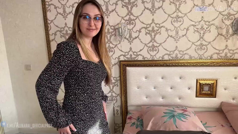 Alina Rai: Пасинок під час поїздки трахає мачуху в готелі і кінчає їй в рот