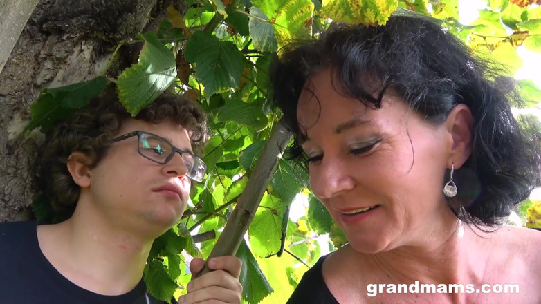 Grandmams: Jego marzenie spełnia się u babci