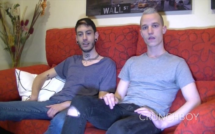 BAREBACK PORN SPY CAM: 2151 Gay scopato dal grande molo di Alexis Clark