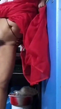 갓 결혼한 의붓여동생의 보지에 대한 목마름을 해소할 수 없는 의붓여동생