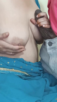 Mallu Bhabhi berijdt de pik van Devar