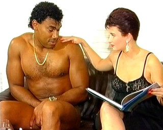 Hardcore German Club: Alman orta yaşlı seksi kadın ir büyük zenci yarağı sevgilisi...
