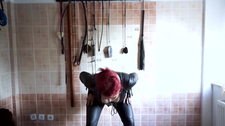 SassyTiff: Goddess Andreea humiliate her slave then prepare his meal