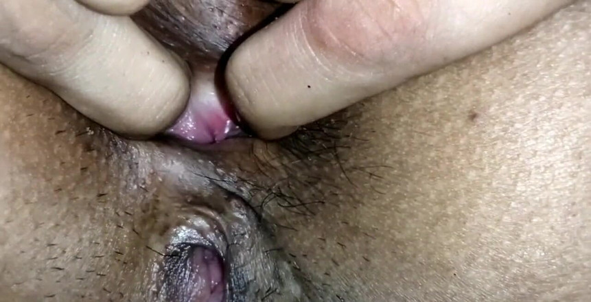 Your Priya: Ukazuje můj zadek. Nejbližší, jaké jste kdy viděli.