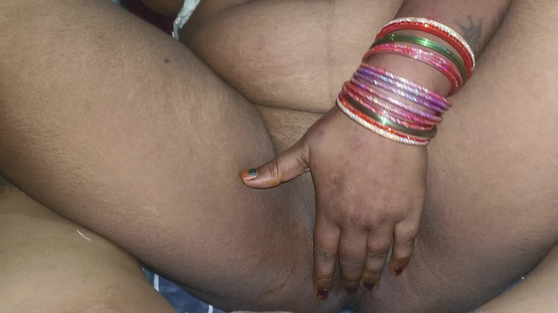 Raj pallvi: Hot Bhabhi with Big Boobs Taken to Room