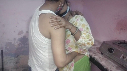 Yourgeeta8899: Sexy nevlastní matka Vaše Geeta hardcore šukání s nevlastním synem