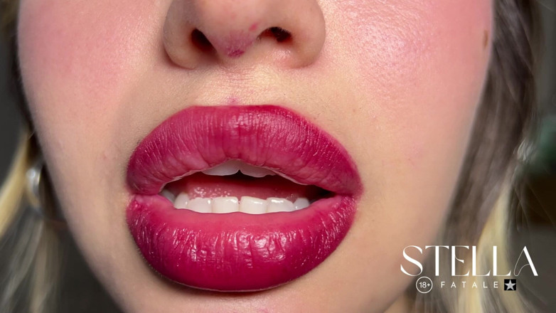 Stellafatale: Raspberry - ลิปสติกสีแดงตัวสั่น - สโลว์โมชั่น